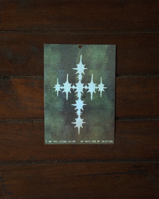 I AM THE LIVING ALTAR